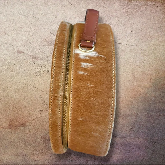 DKNY KOREA SAMPLE Brown & White Plush Hide Texture Canteen Crossbody One Off Bag - Picture 17 of 17